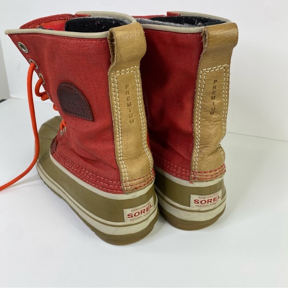 Sorel Women's  Premium Red and Tan Winter Snow Boots Size 8 - Picture 3 of 11